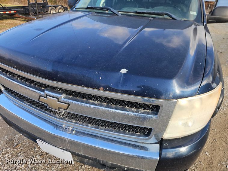 image for item EO4881 2007 Chevrolet Silverado 1500 Ext. Cab pickup truck