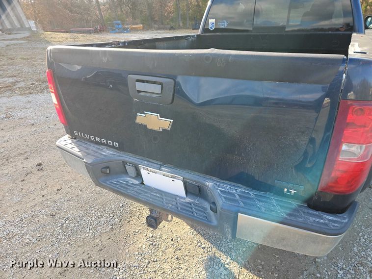 image for item EO4881 2007 Chevrolet Silverado 1500 Ext. Cab pickup truck