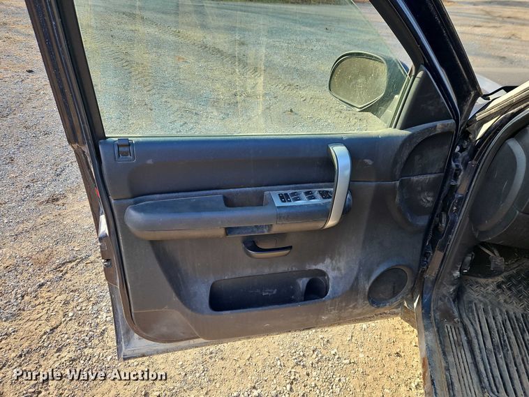 image for item EO4881 2007 Chevrolet Silverado 1500 Ext. Cab pickup truck