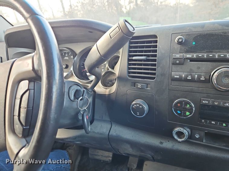 image for item EO4881 2007 Chevrolet Silverado 1500 Ext. Cab pickup truck