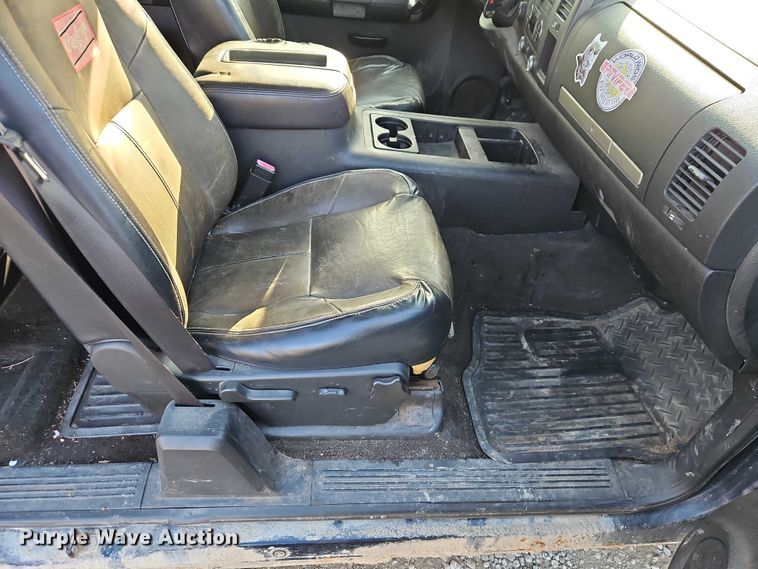 image for item EO4881 2007 Chevrolet Silverado 1500 Ext. Cab pickup truck