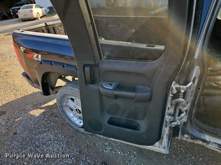 image for item EO4881 2007 Chevrolet Silverado 1500 Ext. Cab pickup truck