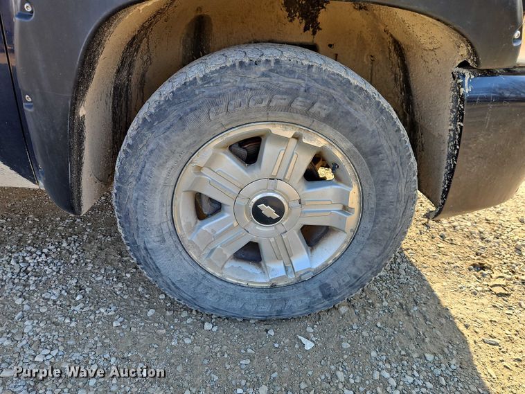 image for item EO4881 2007 Chevrolet Silverado 1500 Ext. Cab pickup truck