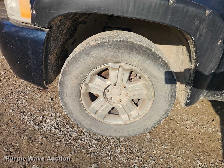 image for item EO4881 2007 Chevrolet Silverado 1500 Ext. Cab pickup truck