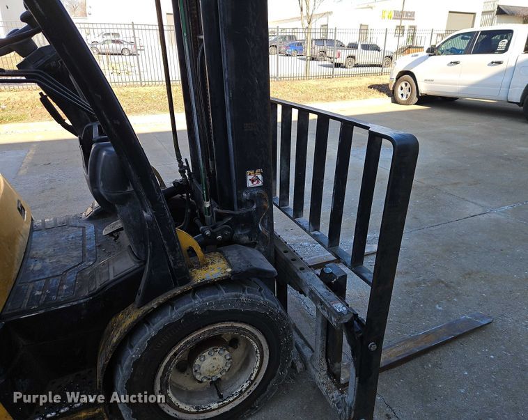 image for item EO4901 Yale GDP060VX forklift