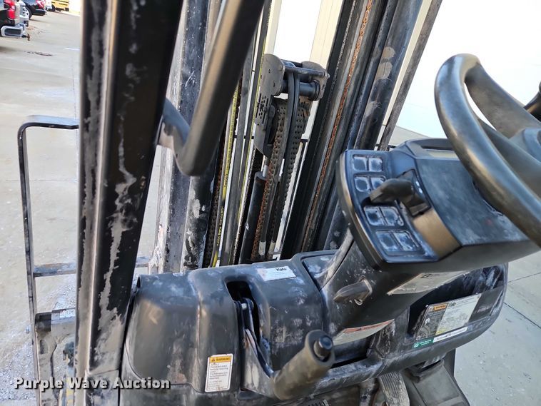 image for item EO4901 Yale GDP060VX forklift