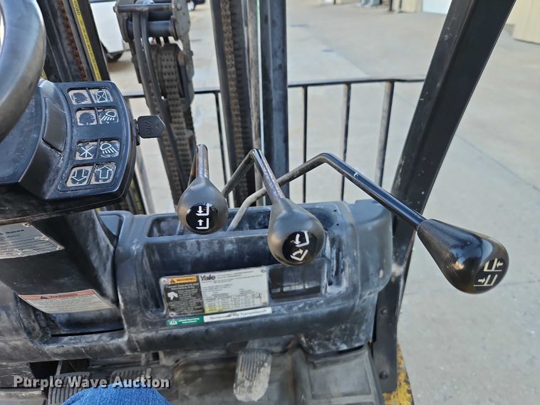 image for item EO4901 Yale GDP060VX forklift