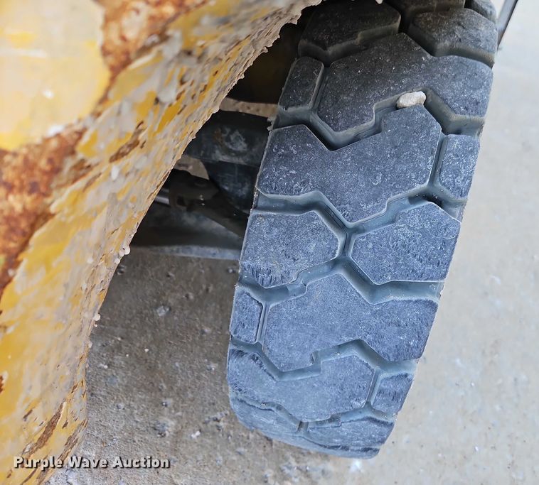 image for item EO4901 Yale GDP060VX forklift