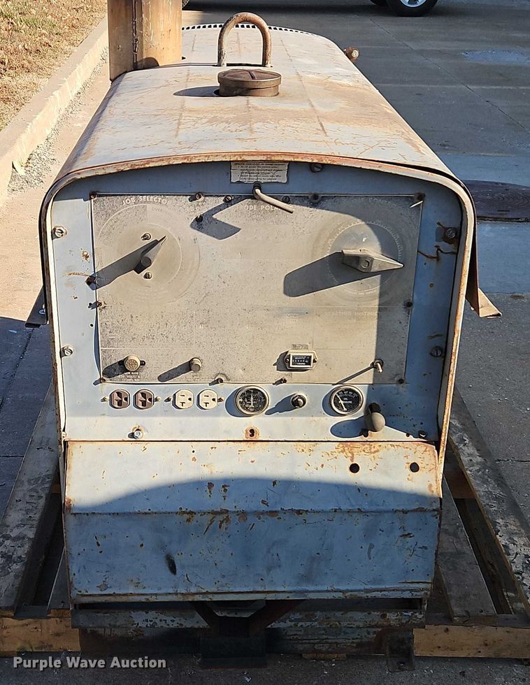 image for item EO4902 Lincoln SAE-350 welder/generator