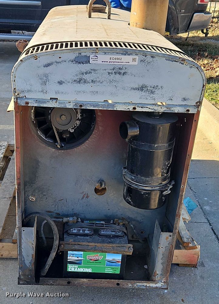 image for item EO4902 Lincoln SAE-350 welder/generator