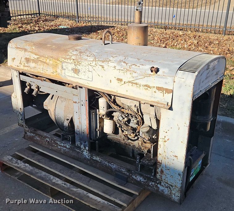 image for item EO4902 Lincoln SAE-350 welder/generator