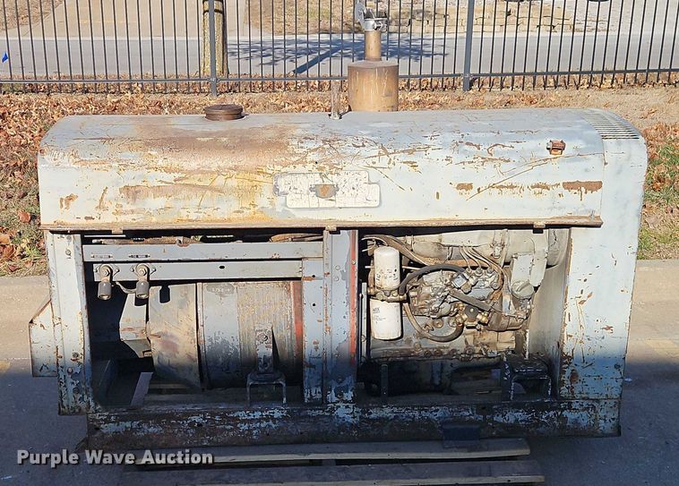 image for item EO4902 Lincoln SAE-350 welder/generator