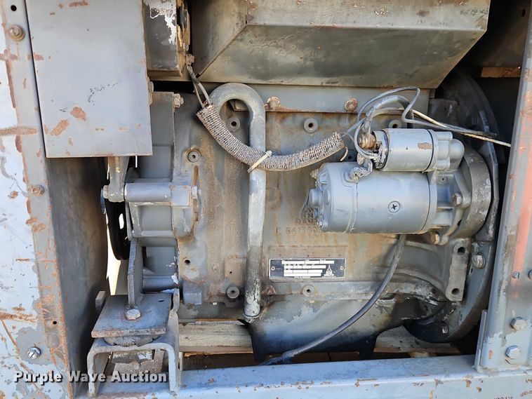 image for item EO4902 Lincoln SAE-350 welder/generator