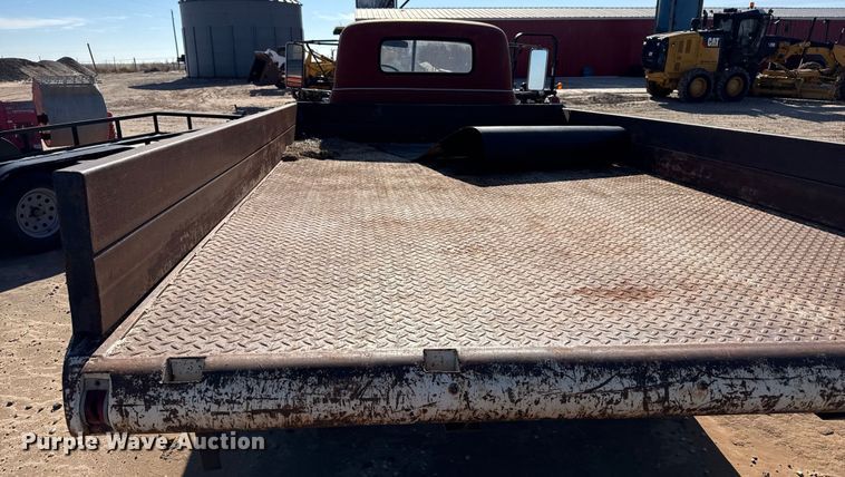 image for item EP2544 Chevrolet 6400 flatbed truck