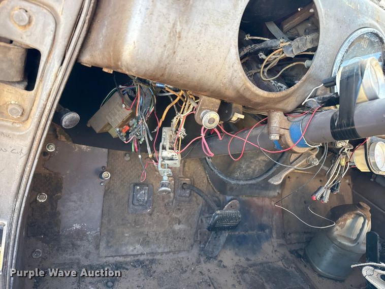 image for item EP2544 Chevrolet 6400 flatbed truck