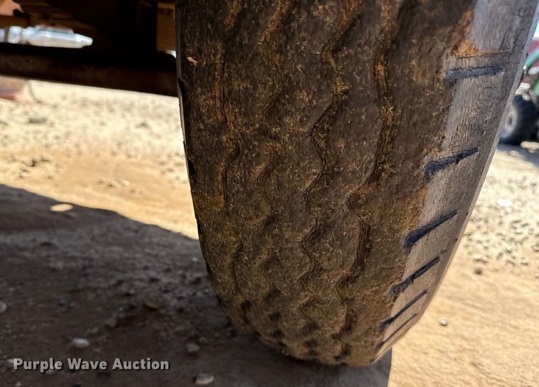 image for item EP2544 Chevrolet 6400 flatbed truck