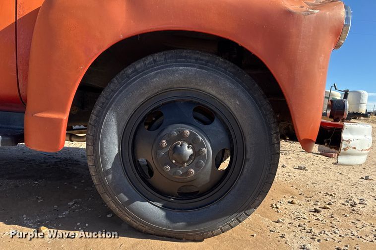 image for item EP2544 Chevrolet 6400 flatbed truck