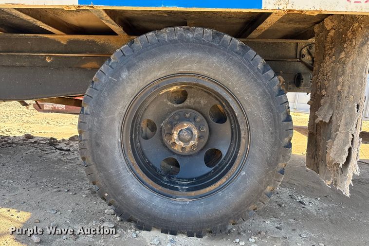 image for item EP2544 Chevrolet 6400 flatbed truck