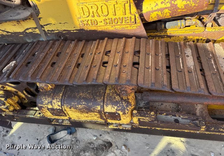 image for item EP2546 Drott 9K3 track loader