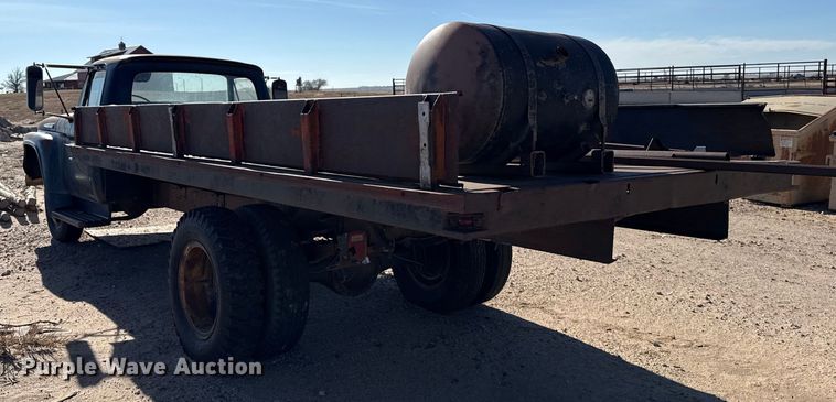 image for item EP2549 Ford F600 dump flatbed truck