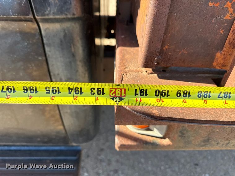 image for item EP2549 Ford F600 dump flatbed truck