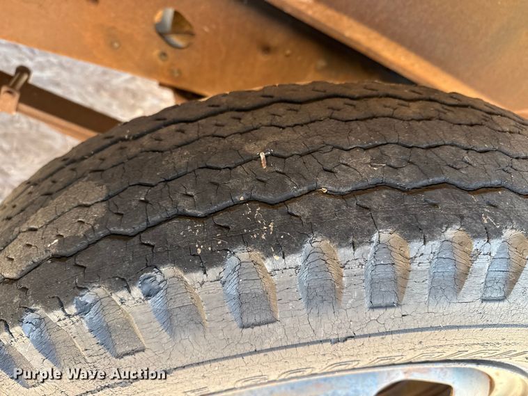 image for item EP2549 Ford F600 dump flatbed truck