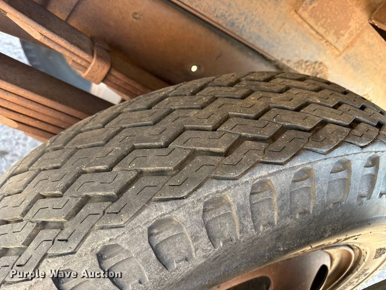 image for item EP2549 Ford F600 dump flatbed truck