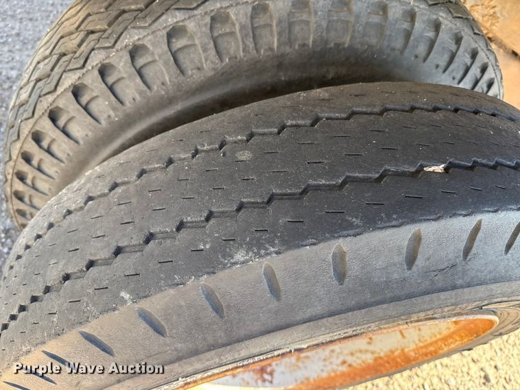 image for item EP2549 Ford F600 dump flatbed truck