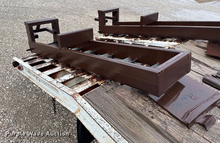 image for item EP2589 1998 Belshe T9 equipment trailer