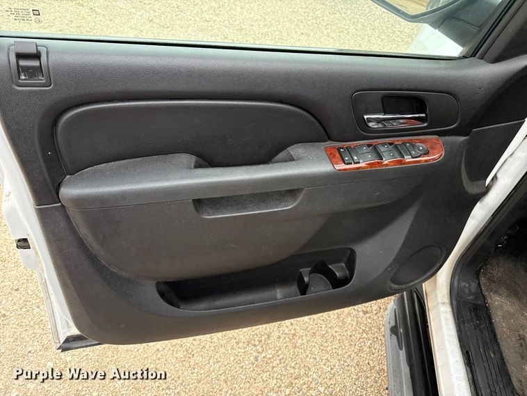 image for item EP2590 2011 GMC Yukon SUV