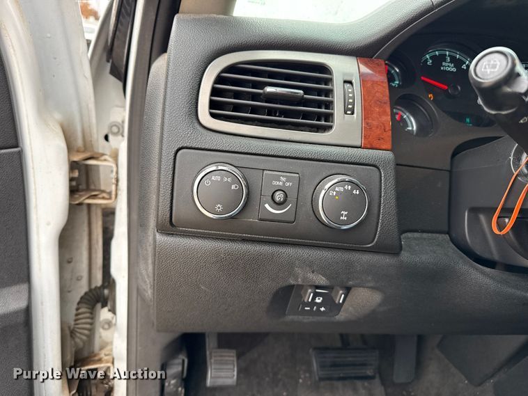 image for item EP2590 2011 GMC Yukon SUV