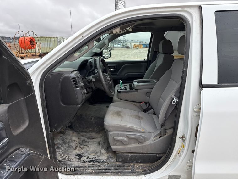 image for item EP2592 2017 GMC Sierra 2500HD Double Cab pickup truck