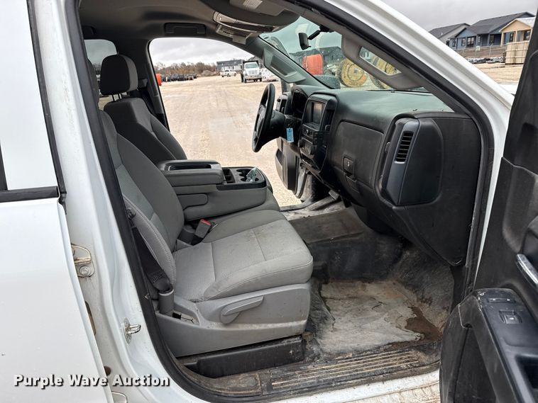 image for item EP2592 2017 GMC Sierra 2500HD Double Cab pickup truck