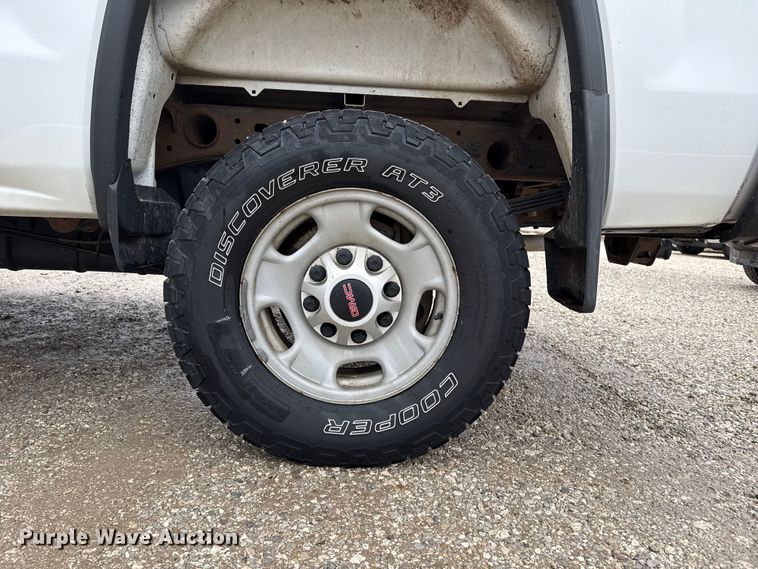 image for item EP2592 2017 GMC Sierra 2500HD Double Cab pickup truck