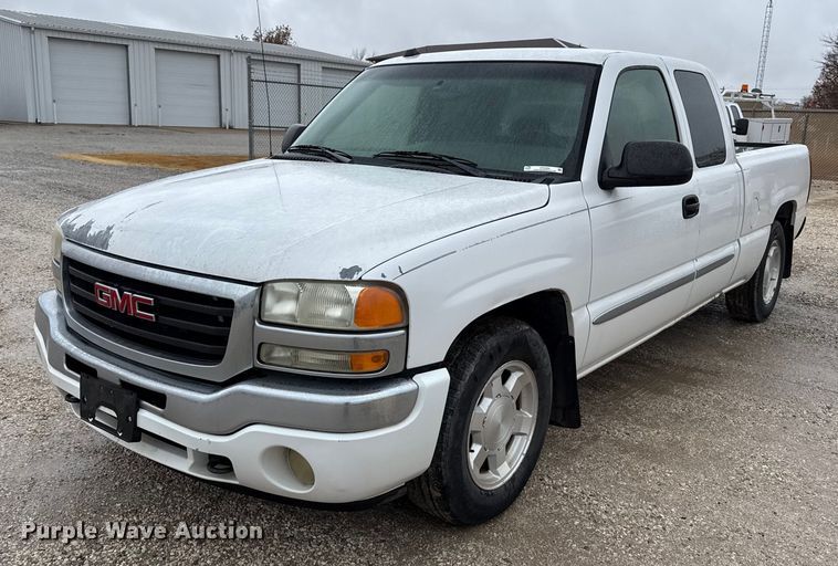 image for item EP2594 2005 GMC Sierra 1500 Ext. Cab pickup truck