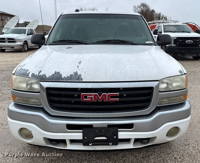 image for item EP2594 2005 GMC Sierra 1500 Ext. Cab pickup truck