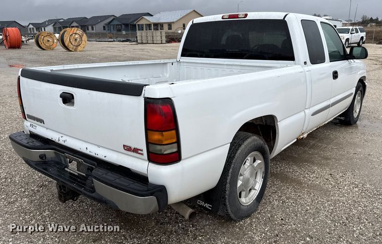 image for item EP2594 2005 GMC Sierra 1500 Ext. Cab pickup truck
