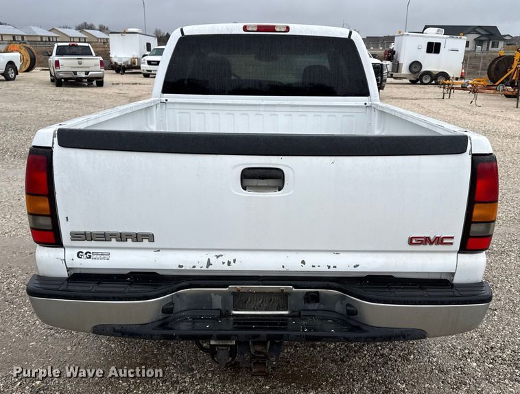 image for item EP2594 2005 GMC Sierra 1500 Ext. Cab pickup truck
