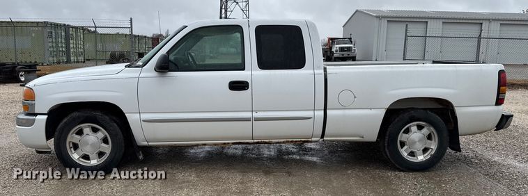 image for item EP2594 2005 GMC Sierra 1500 Ext. Cab pickup truck