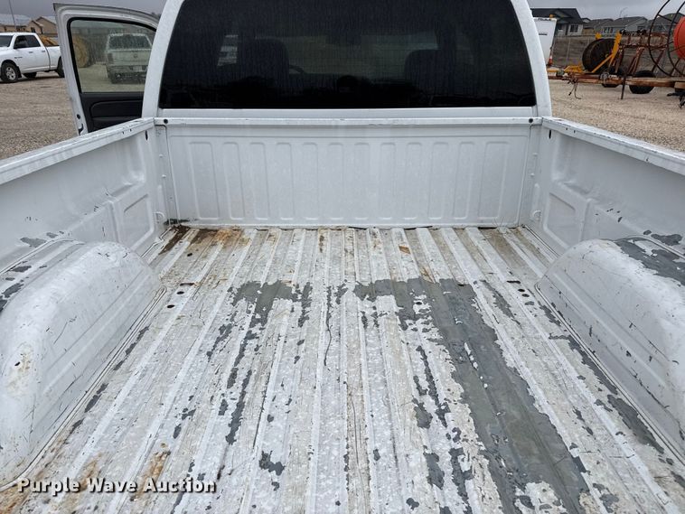 image for item EP2594 2005 GMC Sierra 1500 Ext. Cab pickup truck