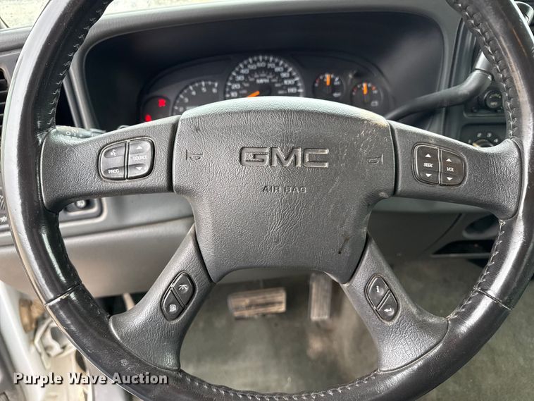 image for item EP2594 2005 GMC Sierra 1500 Ext. Cab pickup truck