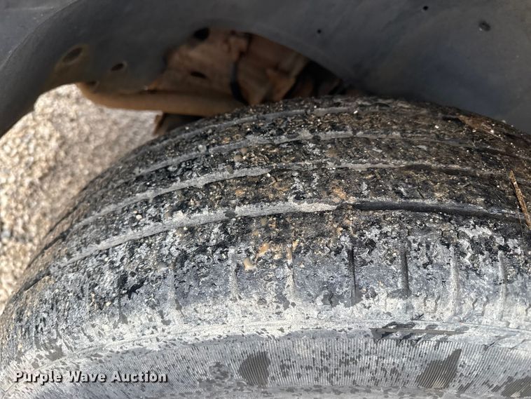 image for item EP2594 2005 GMC Sierra 1500 Ext. Cab pickup truck