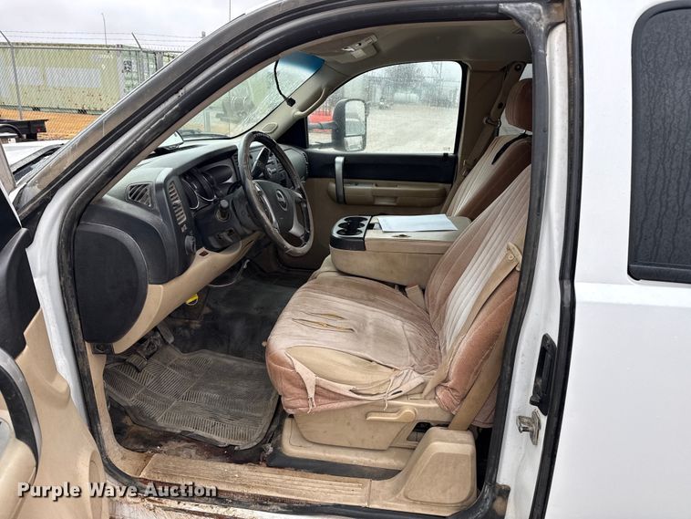 image for item EP2595 2008 GMC 3500HD Ext. Cab utility bed pickup truck