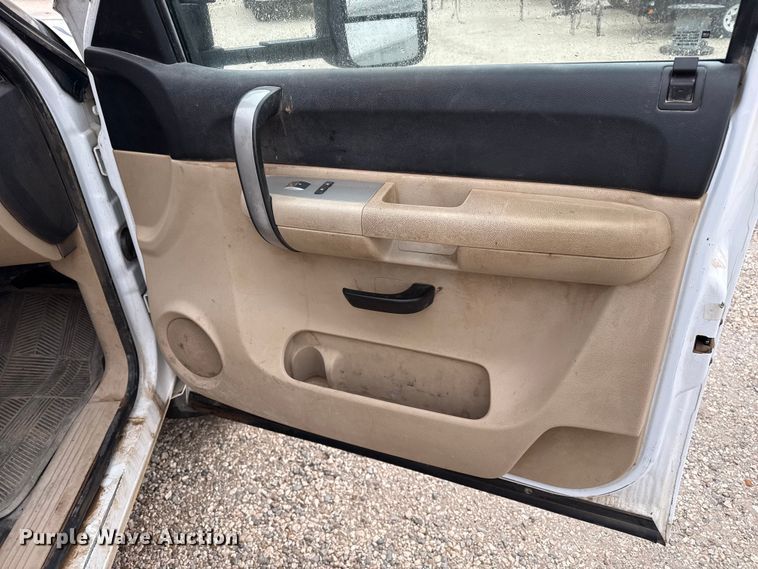 image for item EP2595 2008 GMC 3500HD Ext. Cab utility bed pickup truck