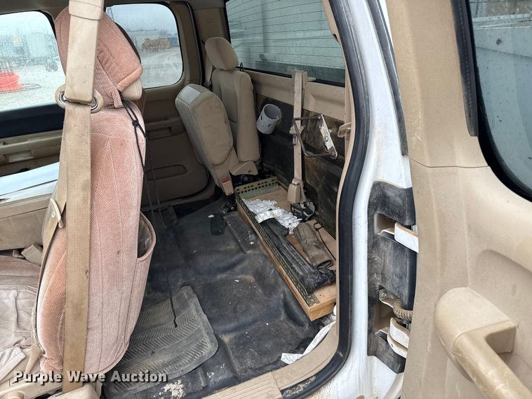 image for item EP2595 2008 GMC 3500HD Ext. Cab utility bed pickup truck