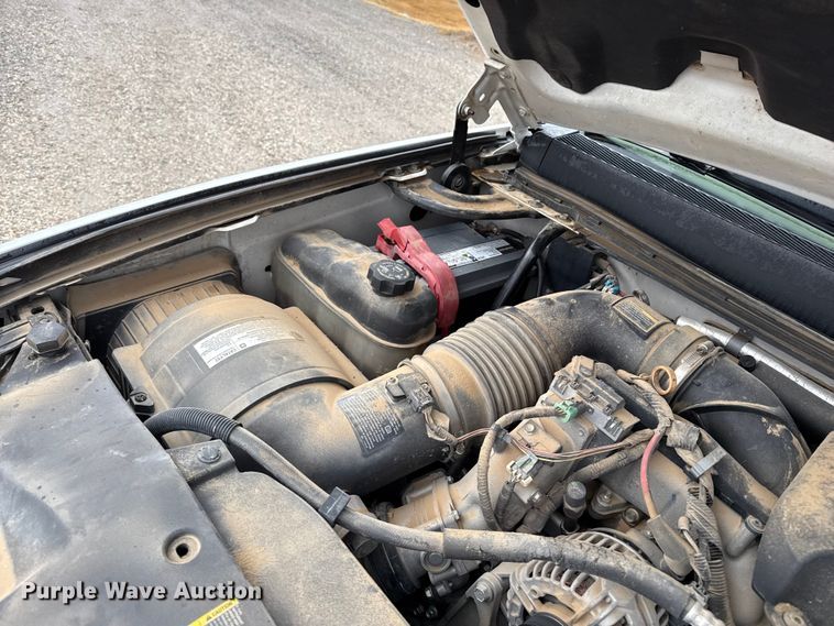 image for item EP2595 2008 GMC 3500HD Ext. Cab utility bed pickup truck