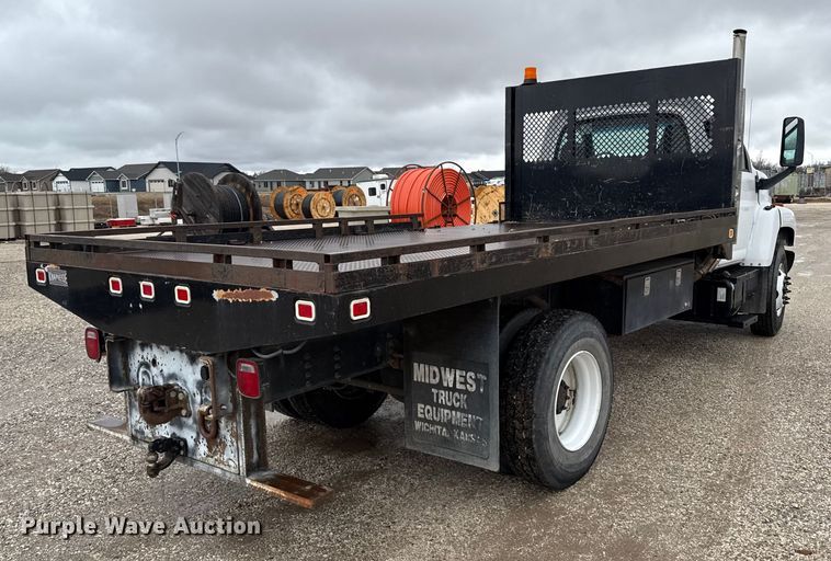 image for item EP2597 2004 GMC C7500 flatbed truck