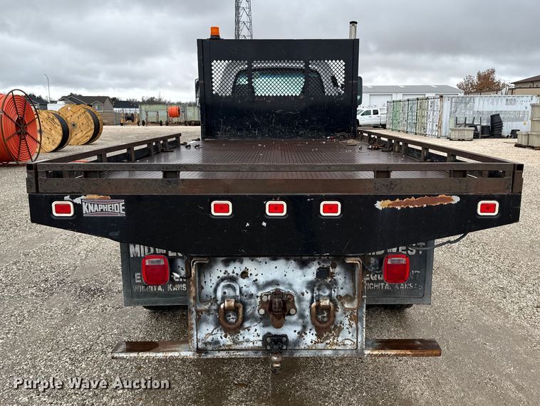 image for item EP2597 2004 GMC C7500 flatbed truck
