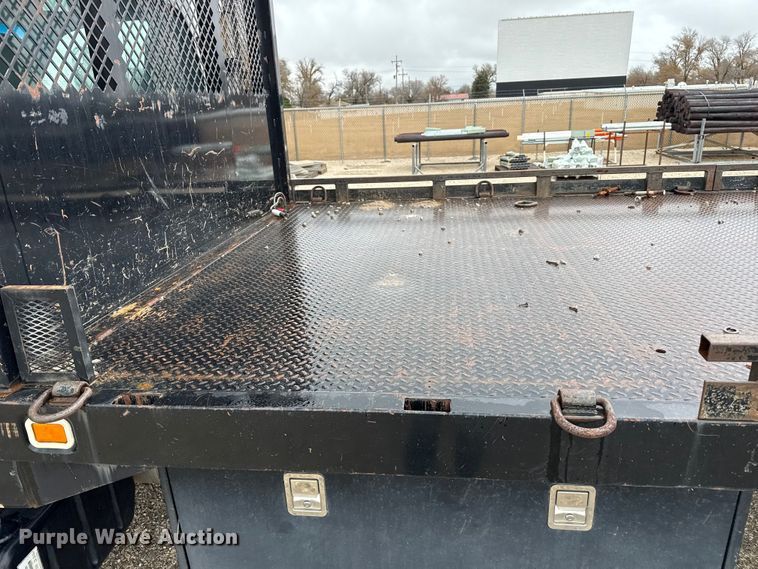 image for item EP2597 2004 GMC C7500 flatbed truck