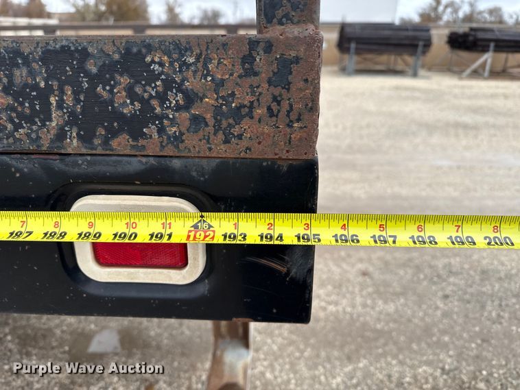 image for item EP2597 2004 GMC C7500 flatbed truck